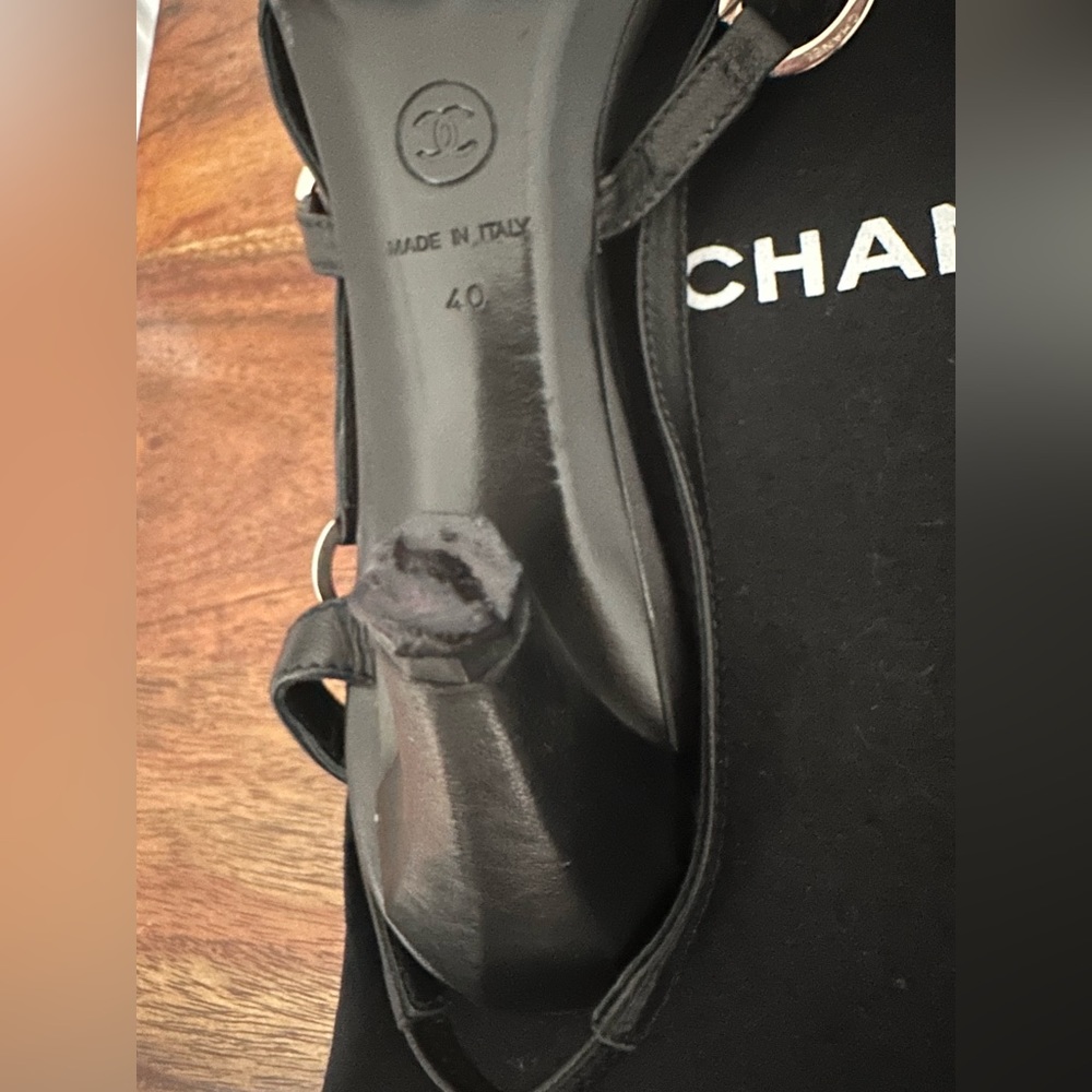 GENUINE CHANEL SLING BACK HEEL SANDALS.  SIZE 40 Gorgeous and Great Condition - Picture 14 of 16